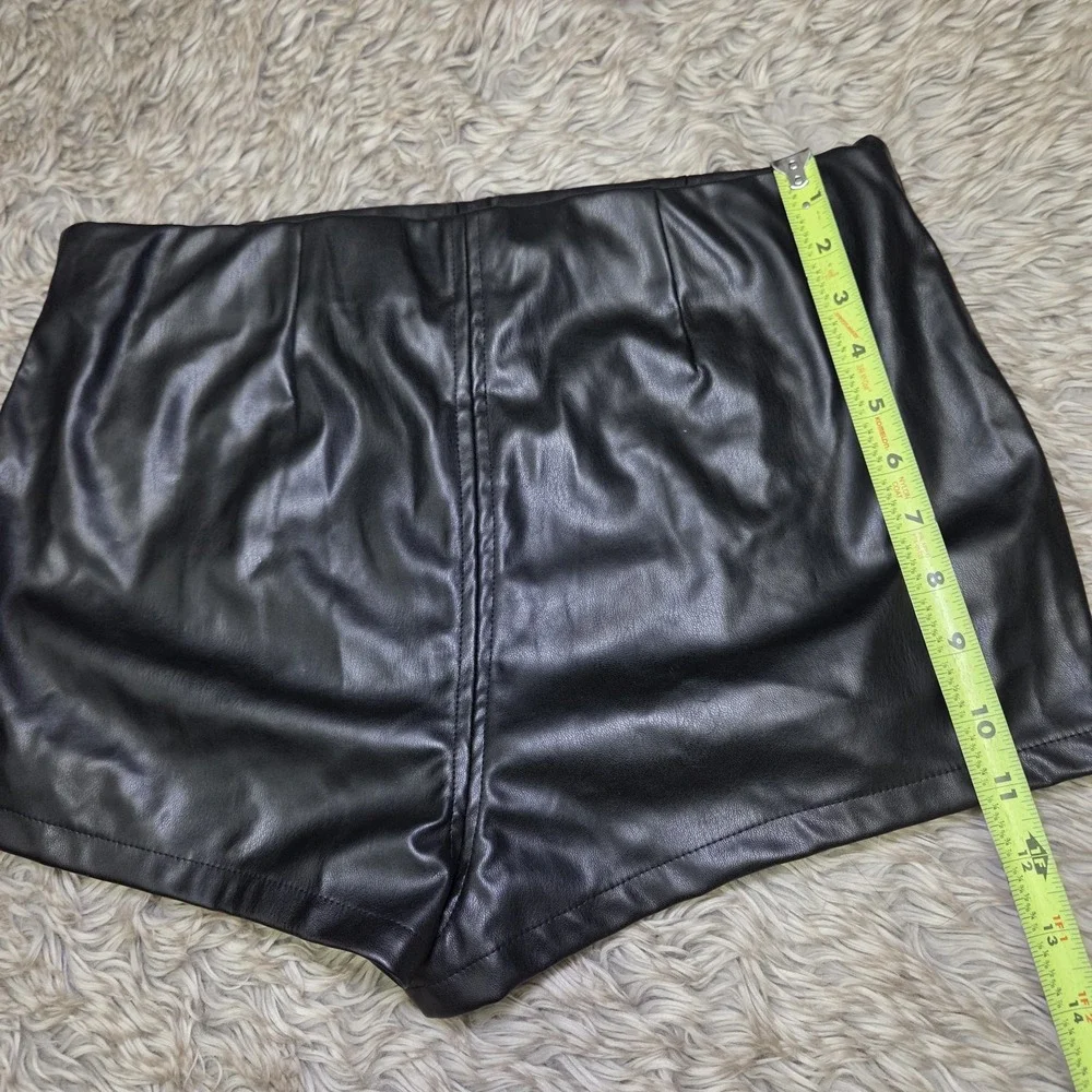 Jolie & Joy Faux Leather‎ Shorts Women's XL Black High Waist Elastic Waist Biker